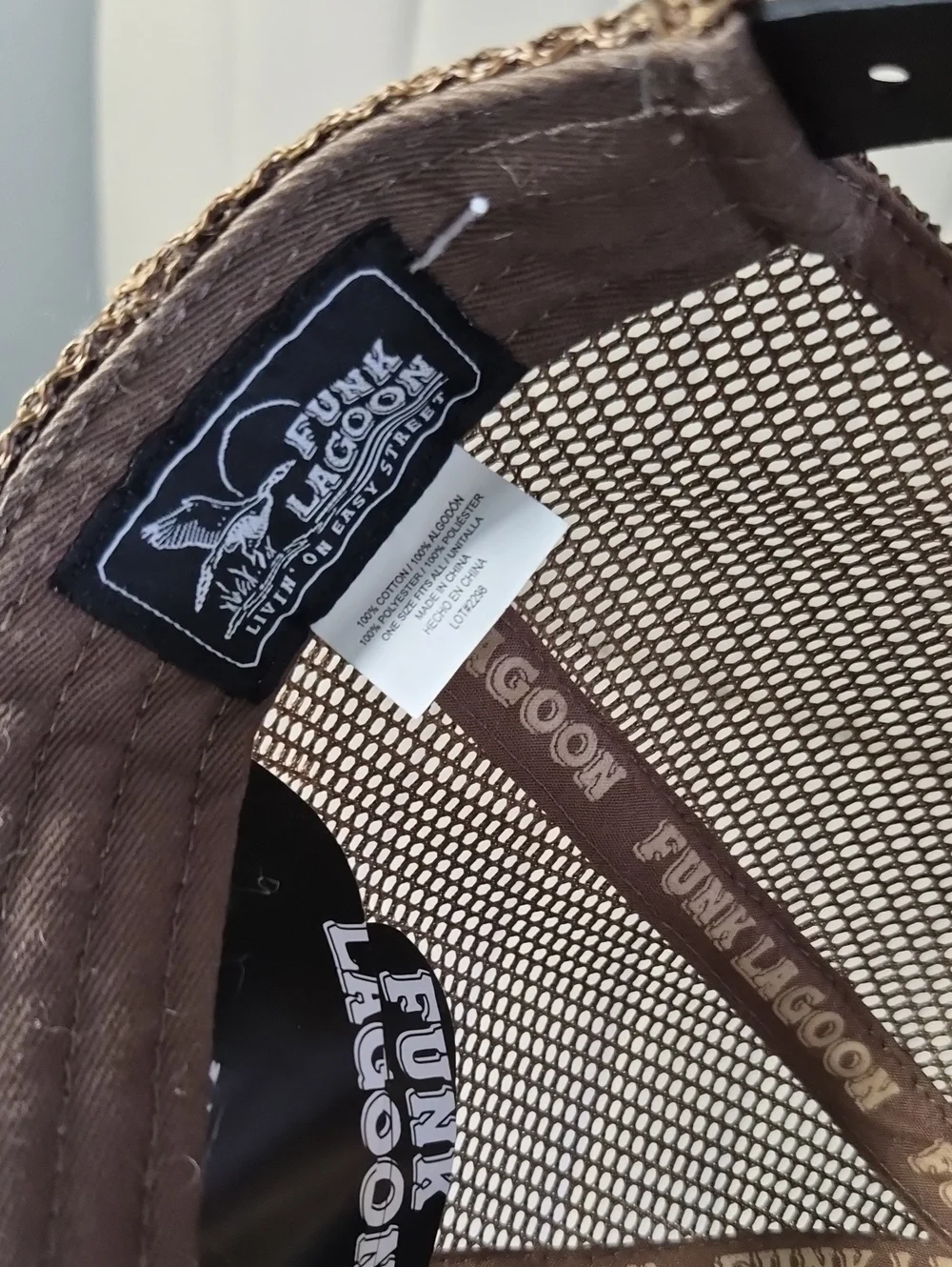 Buckle Hat Funk Lagoon Dog Outline Mesh Back Cap - Brown
